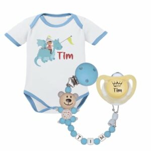 Schnullireich Geschenkset mit Namen Ritter: Baby Body + NUK Schnuller + Schnullerkette Häkelbär Weiß